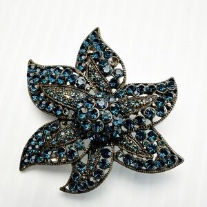 Vintage Blue Rhinestone Crystal Flower Brooch Pin